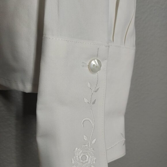 Coldwater Creek No Iron Shirt Zipper Front Embroidery Trim - White - XS 4 - Picture 3 of 3